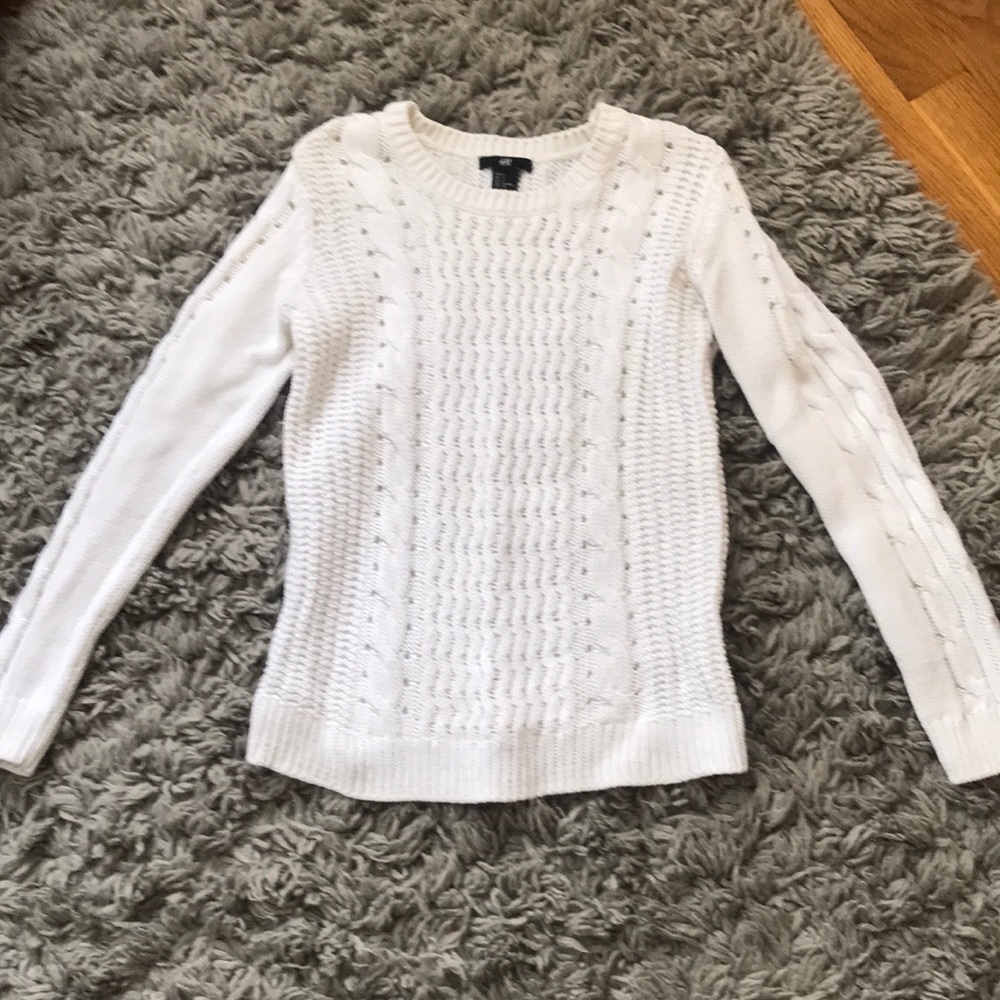 H&M long sleeve crew neck white sweater